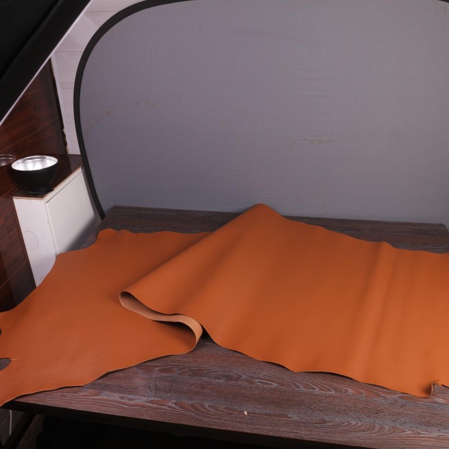 Шкіра ВРХ КАЙЗЕР коричневий LION 1,4-1,6 н/глянець