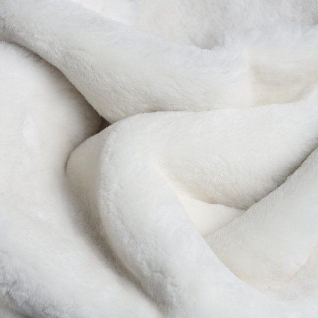 Хутро для одягу біле