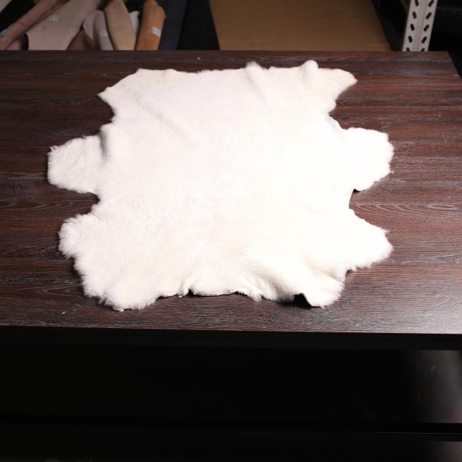 Хутро для одягу біле