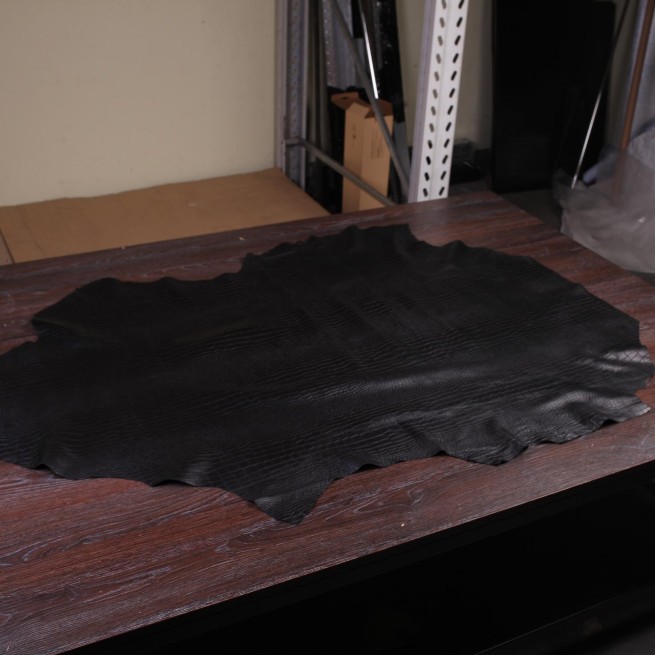 Шкіра одягова баран STAMP CROCO чорний п/матов 0,8-1,0 