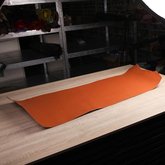 Шматок шкіри карамель РЕМЕННА растішка матов 2,8 мм