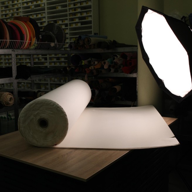 Ізолон самоклеючий 3 мм PIUMA білий 150см Італія