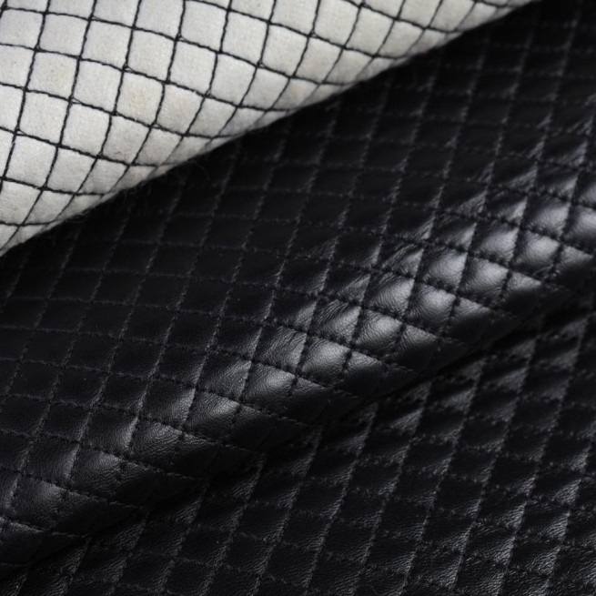 Шкіра баран чорна СТЬОГАНА на синтепоні