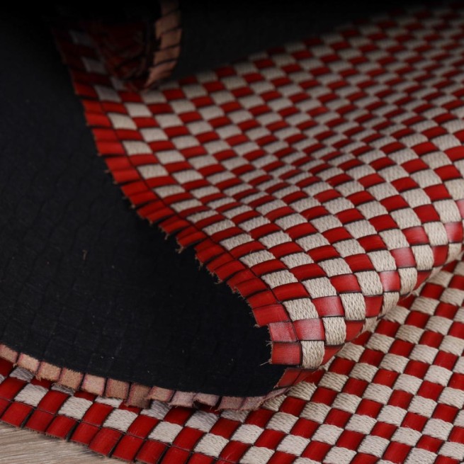 Шкіра ВРХ ПЛЕТіНКА бордо шахматка рулонна 1,2 мм