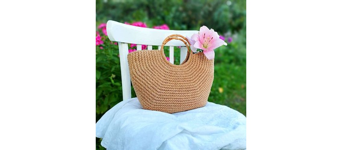 Бамбук або метал: як вибір ручки змінює концепцію вашої сумки