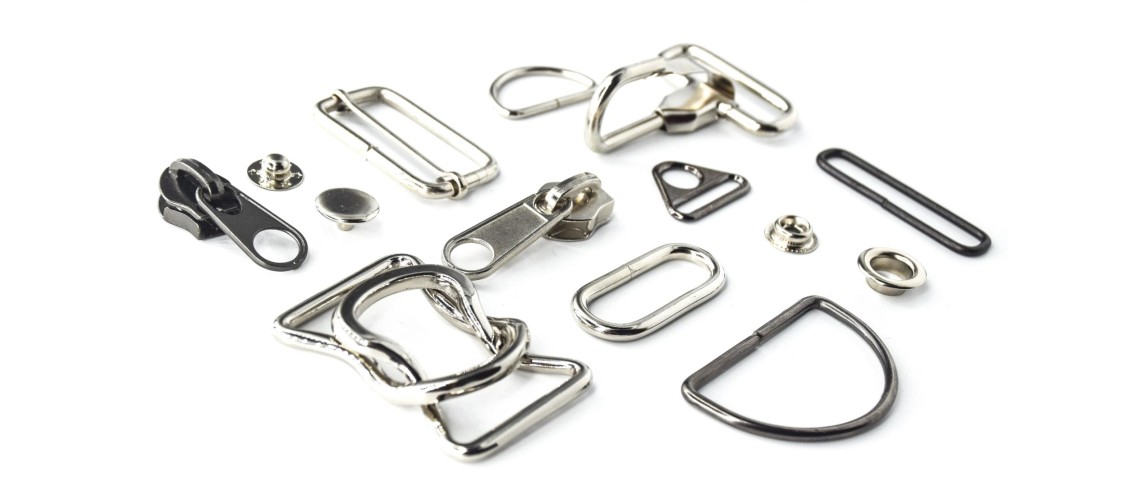 Фурнітура для сумок і ременів: ключові відмінності